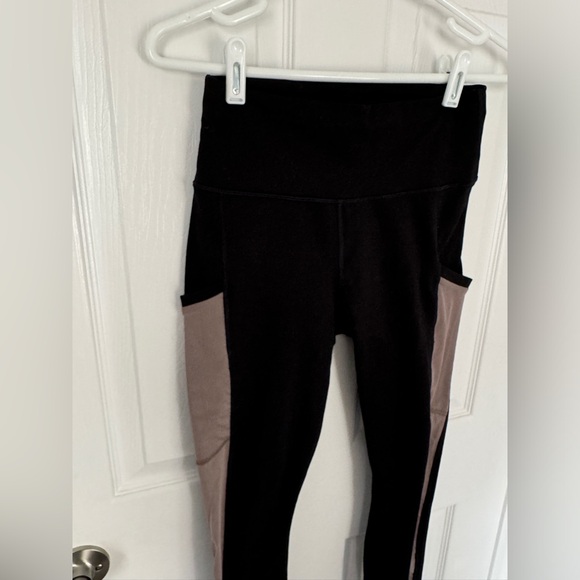 Fabletics On-The-Go Power Hold High-Waisted Legging - Picture 3 of 6